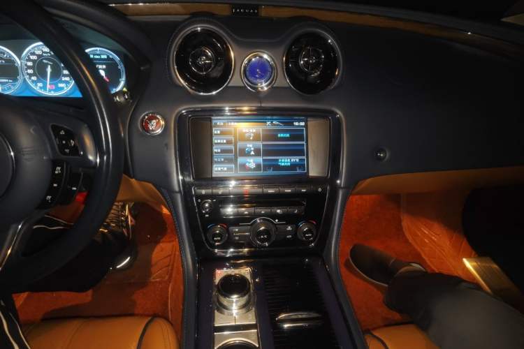 Used Jaguar XJ 2012 XJL 3.0 Flagship Business Edition Audio And AC Panel