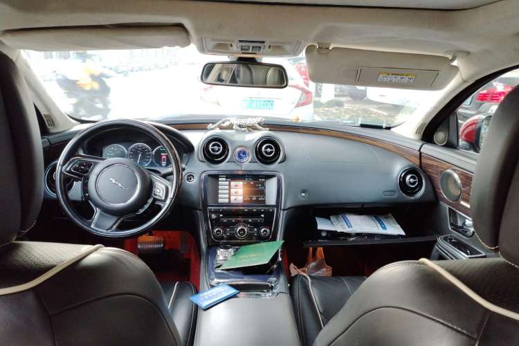 Used Jaguar XJ 2012 XJL 3.0 Flagship Business Edition Center Console