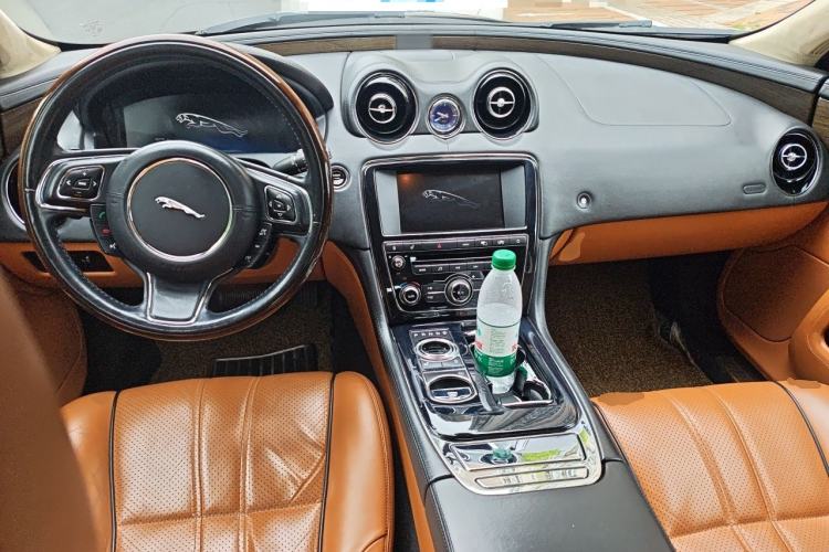 Used Jaguar XJ 2012 XJL 3.0 Flagship Business Edition Center Console