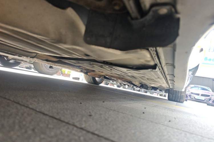 Used Jaguar XJ 2012 XJL 3.0 Panoramic Business Edition Chassis Rear Right