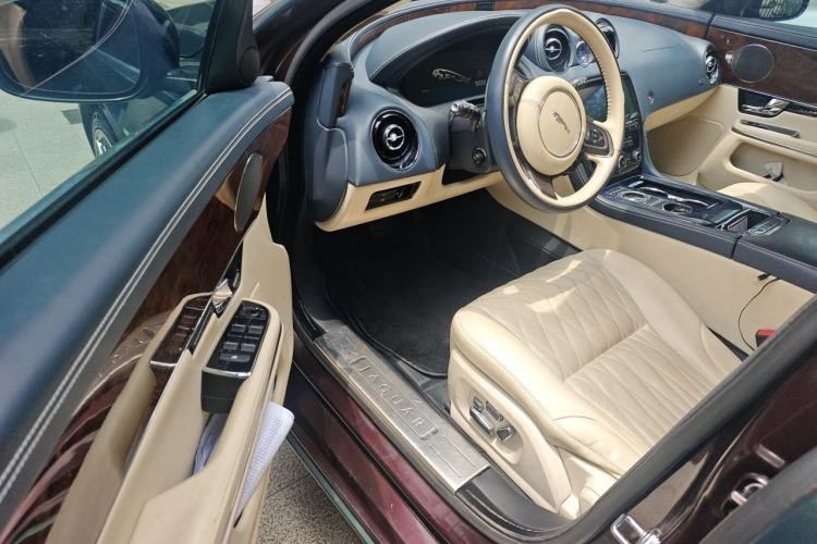 Used Jaguar XJ 2012 XJL 3.0 Panoramic Business Edition Driver Seat