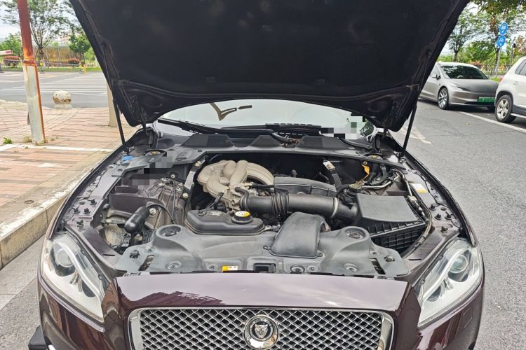 Used Jaguar XJ 2012 XJL 3.0 Flagship Business Edition Engine Bay
