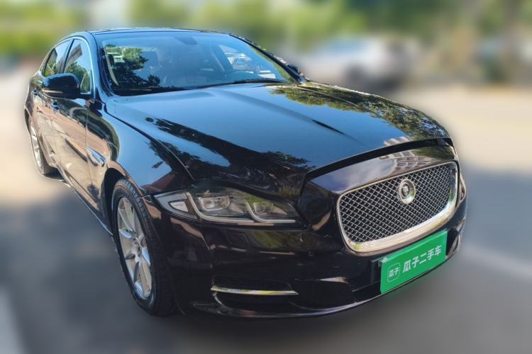 Used Jaguar XJ 2012 XJL 3.0 Panoramic Business Edition Front Right 45 Deg