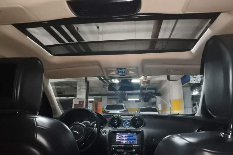 Used Jaguar XJ 2012 XJL 3.0 Panoramic Business Edition Headliner