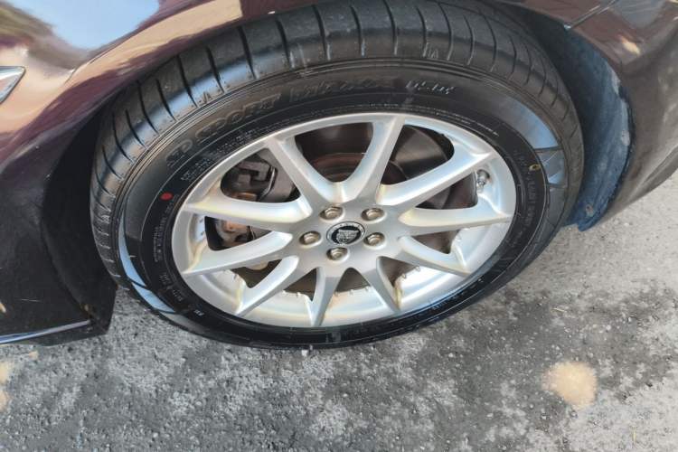 Used Jaguar XJ 2012 XJL 3.0 Panoramic Business Edition Right Front Wheel Hub