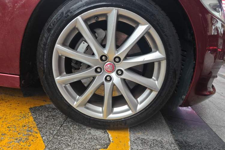 Used Jaguar XJ 2012 XJL 3.0 Flagship Business Edition Right Front Wheel Hub