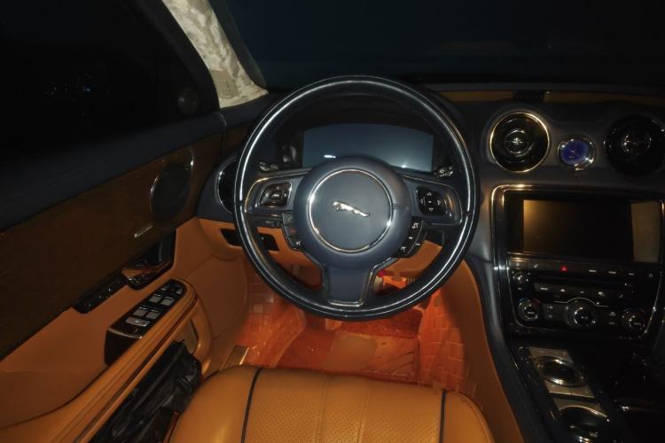 Used Jaguar XJ 2012 XJL 3.0 Flagship Business Edition Steering Wheel