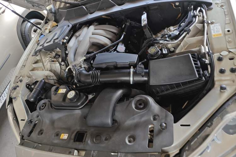 Used Jaguar XJ 2012 XJL 3.0 Panoramic Business Edition Engine Bay