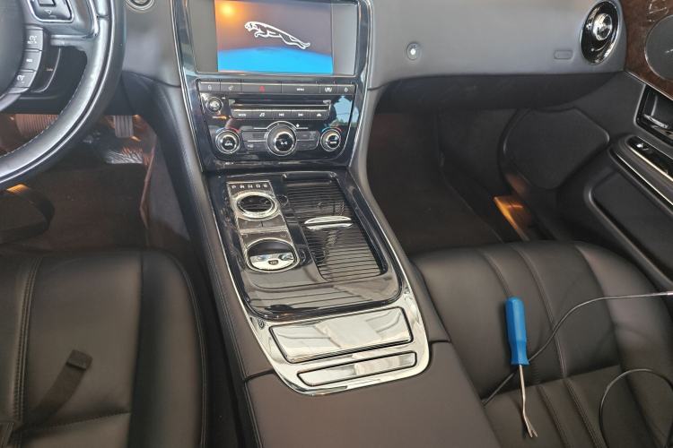 Used Jaguar XJ 2012 XJL 3.0 Panoramic Business Edition Gear Lever
