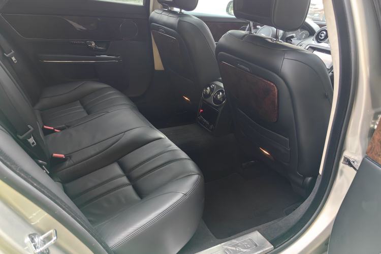 Used Jaguar XJ 2012 XJL 3.0 Panoramic Business Edition Interior 8
