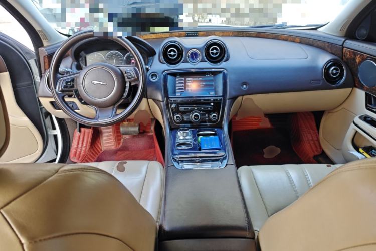 Used Jaguar XJ 2012 XJL 3.0 Panoramic Business Edition Center Console