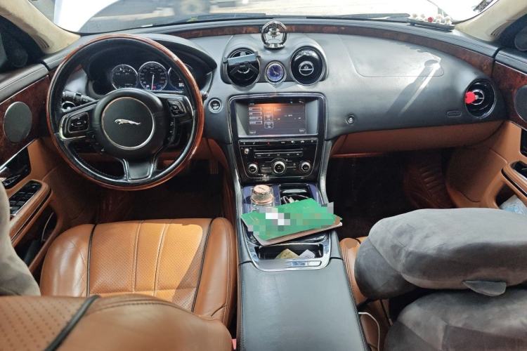 Used Jaguar XJ 2012 XJL 3.0 Flagship Business Edition Center Console