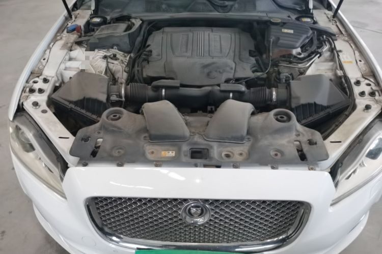 Used Jaguar XJ 2012 XJL 3.0 Panoramic Business Edition Engine Bay
