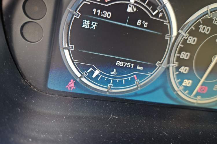 Used Jaguar XJ 2012 XJL 3.0 Panoramic Business Edition Odometer Close Up