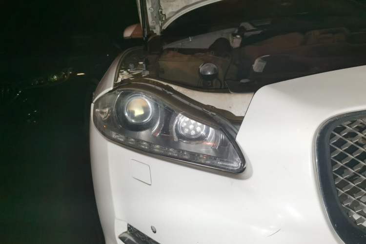 Used Jaguar XJ 2012 XJL 3.0 Panoramic Business Edition Right Front Headlight