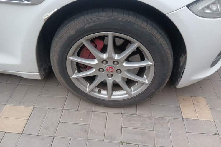 Used Jaguar XJ 2012 XJL 3.0 Panoramic Business Edition Right Front Wheel Hub