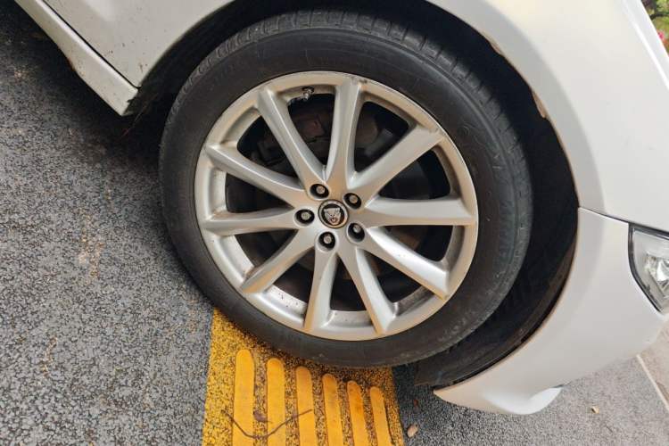 Used Jaguar XJ 2012 XJL 3.0 Flagship Business Edition Right Front Wheel Hub