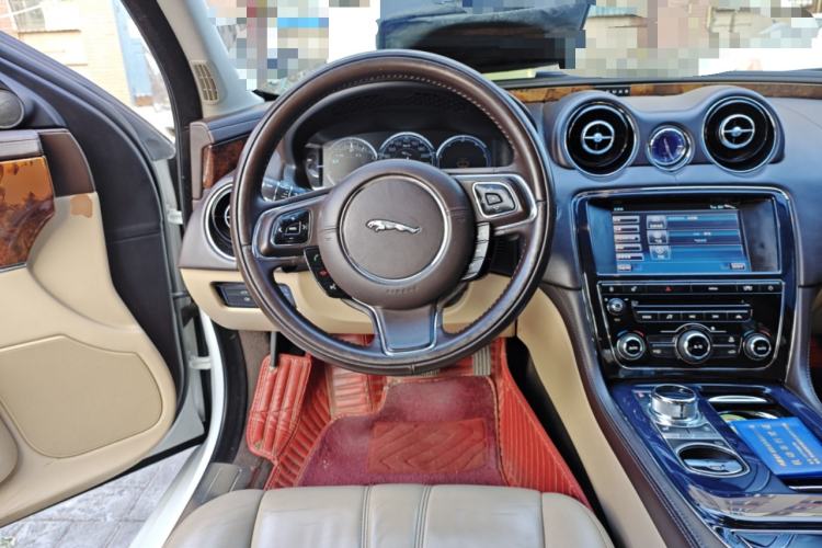 Used Jaguar XJ 2012 XJL 3.0 Panoramic Business Edition Steering Wheel
