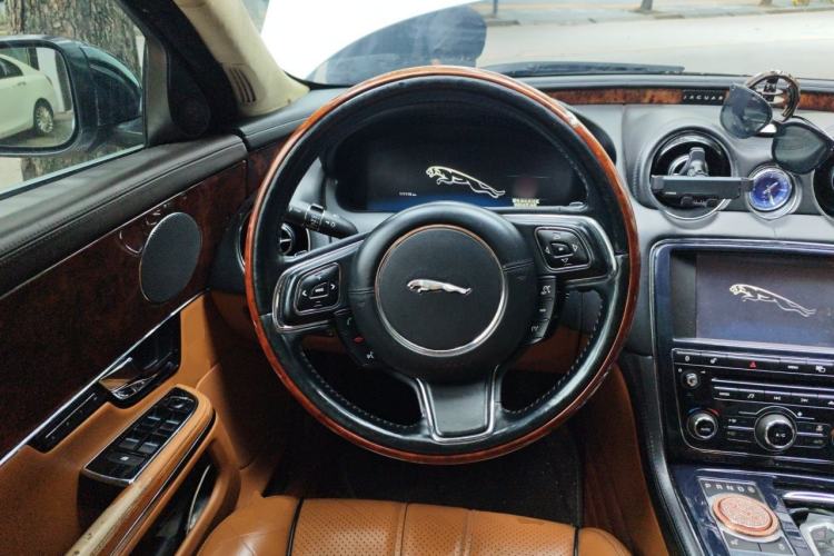 Used Jaguar XJ 2012 XJL 3.0 Flagship Business Edition Steering Wheel