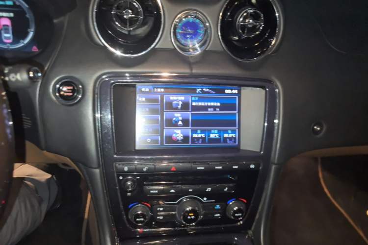 Used Jaguar XJ 2013 XJL 3.0 SC Flagship Business Edition Audio And AC Panel