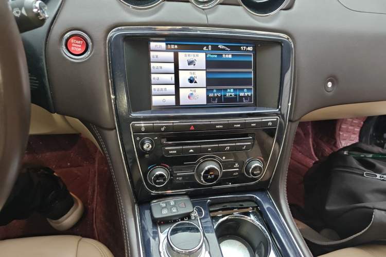 Used Jaguar XJ 2013 XJL 3.0 SC Panoramic Business Edition Audio And AC Panel