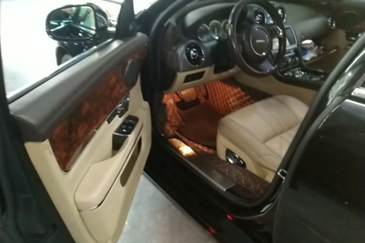 Used Jaguar XJ 2013 XJL 3.0 SC Cambridge Limited Edition Driver Seat