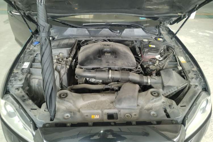 Used Jaguar XJ 2013 XJL 2.0T Elegance Business Edition Engine Bay
