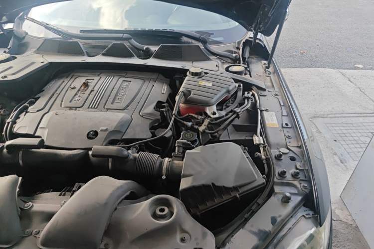 Used Jaguar XJ 2013 XJL 3.0 SC Cambridge Limited Edition Engine Bay Left