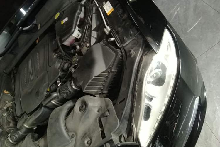 Used Jaguar XJ 2013 XJL 3.0 SC Cambridge Limited Edition Engine Bay Left