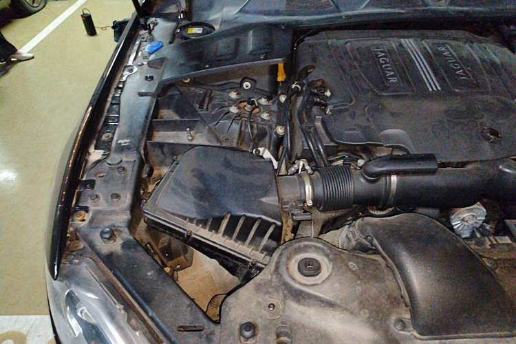 Used Jaguar XJ 2013 XJL 3.0 SC Flagship Business Edition Engine Bay Right