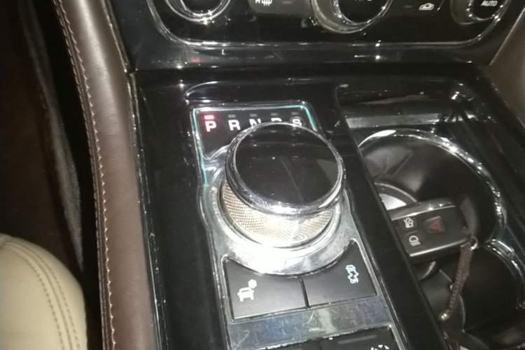 Used Jaguar XJ 2013 XJL 3.0 SC Cambridge Limited Edition Gear Lever