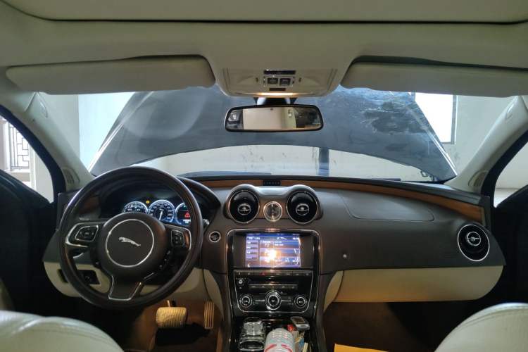 Used Jaguar XJ 2013 XJL 2.0T Elegance Business Edition Headliner