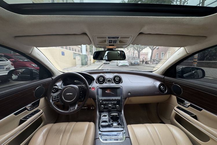 Used Jaguar XJ 2013 XJL 3.0 SC Cambridge Limited Edition Interior 2