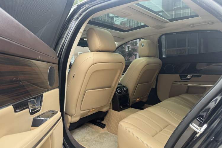 Used Jaguar XJ 2013 XJL 3.0 SC Cambridge Limited Edition Interior 3