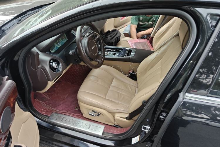 Used Jaguar XJ 2013 XJL 3.0 SC Panoramic Business Edition Left Front Seat