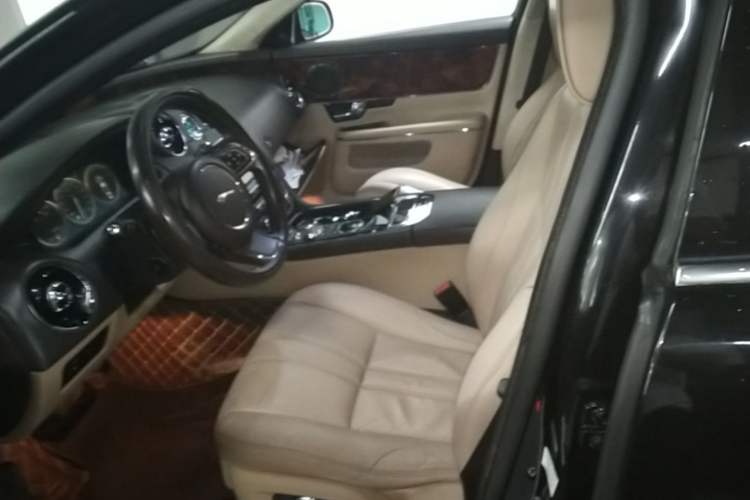 Used Jaguar XJ 2013 XJL 3.0 SC Cambridge Limited Edition Left Front Seat