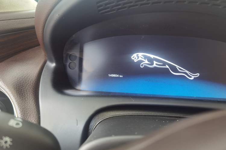 Used Jaguar XJ 2013 XJL 3.0 SC Cambridge Limited Edition Odometer Close Up