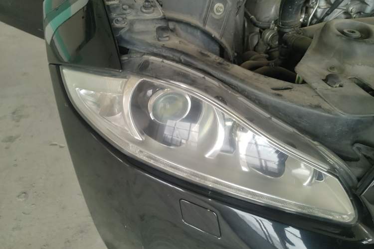 Used Jaguar XJ 2013 XJL 2.0T Elegance Business Edition Right Front Headlight