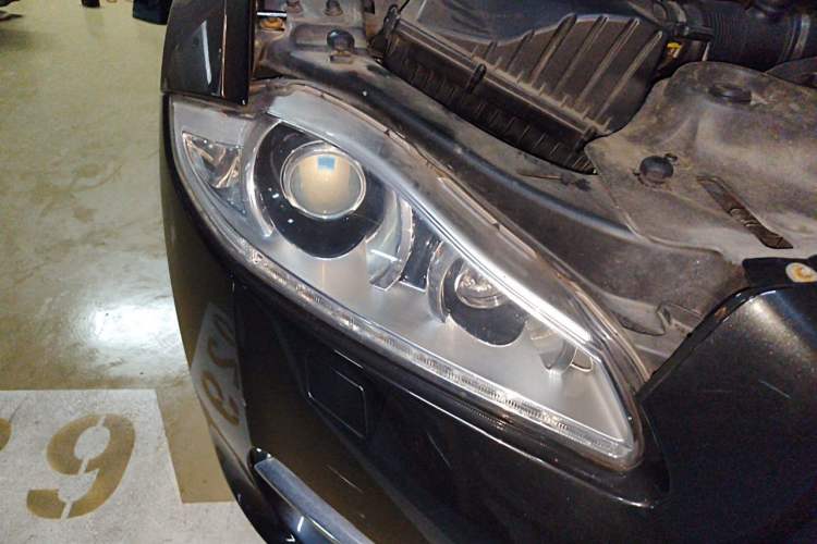 Used Jaguar XJ 2013 XJL 3.0 SC Flagship Business Edition Right Front Headlight
