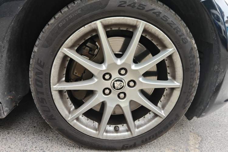 Used Jaguar XJ 2013 XJL 3.0 SC Panoramic Business Edition Right Front Wheel Hub