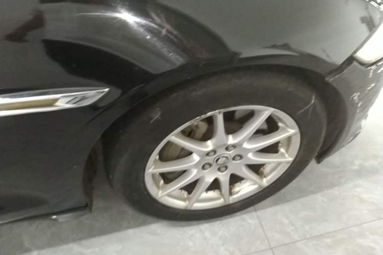 Used Jaguar XJ 2013 XJL 3.0 SC Cambridge Limited Edition Right Front Wheel Hub