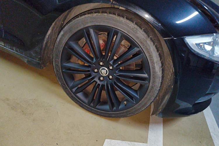 Used Jaguar XJ 2013 XJL 3.0 SC Flagship Business Edition Right Front Wheel Hub