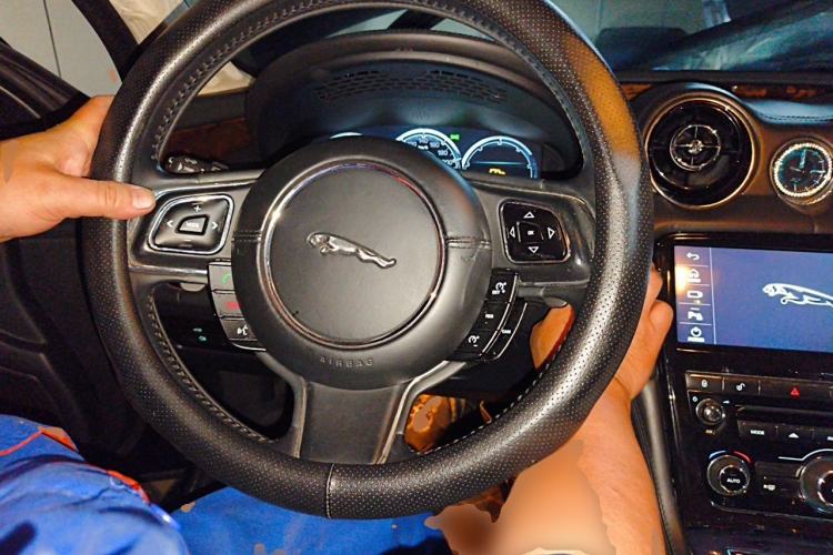 Used Jaguar XJ 2013 XJL 3.0 SC Flagship Business Edition Steering Wheel