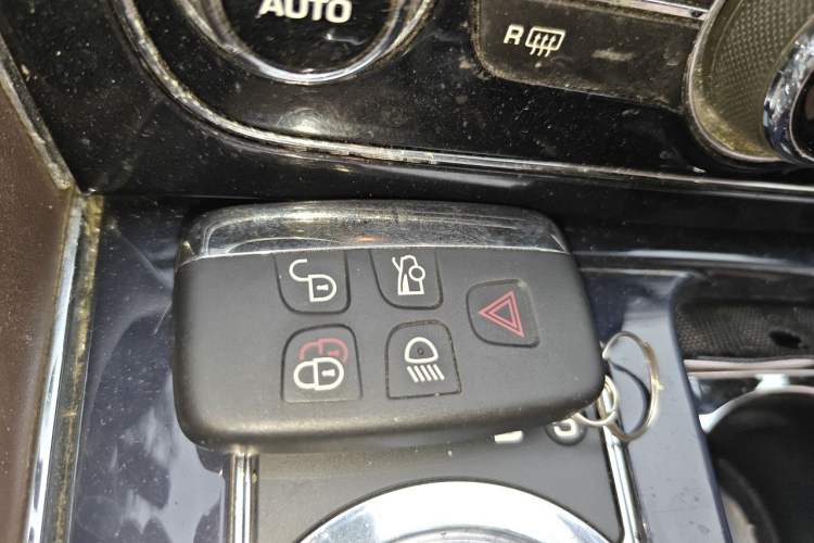 Used Jaguar XJ 2013 XJL 3.0 SC Panoramic Business Edition Vehicle Key