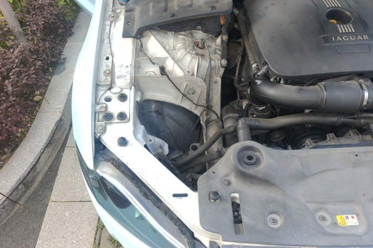 Used Jaguar XJ 2013 XJL 2.0T Elegance Business Edition Engine Bay Right