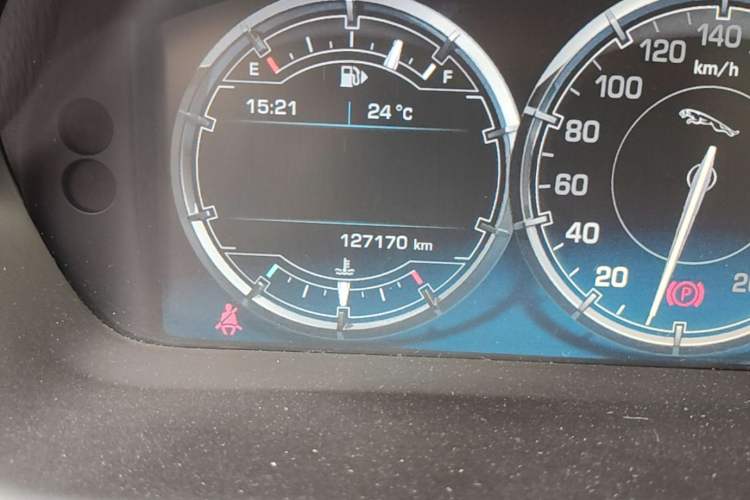 Used Jaguar XJ 2013 XJL 3.0 SC Cambridge Limited Edition Odometer Close Up