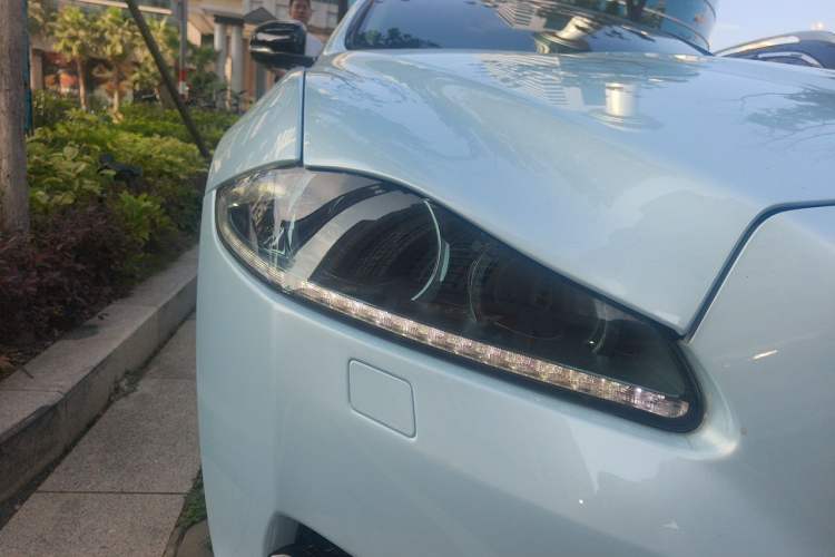 Used Jaguar XJ 2013 XJL 2.0T Elegance Business Edition Right Front Headlight