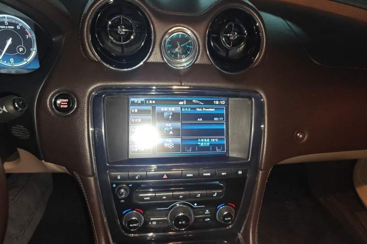 Used Jaguar XJ 2013 XJL 2.0T Elegance Business Edition Audio And AC Panel
