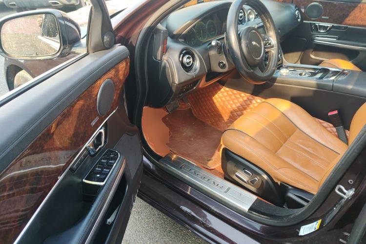Used Jaguar XJ 2013 XJL 3.0 SC Panoramic Business Edition Driver Seat