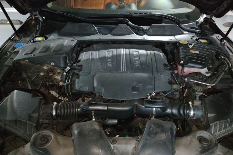 Used Jaguar XJ 2013 XJL 3.0 SC Panoramic Business Edition Engine Bay